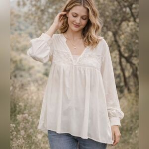 NWOT Lala Factory White Long Sleeve Blouse with Lace Detail Size Medium